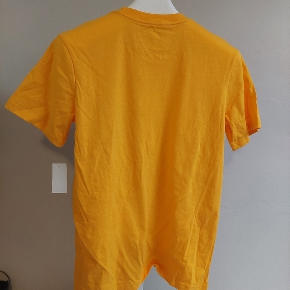 Pokemon Yellow Shirt L‎ Charmander Graphic Crew Neck Unisex  Short Sleeve NEW - Picture 2 of 7